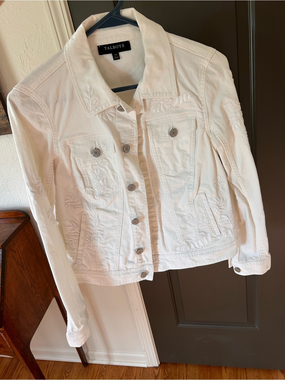 TALBOTS Embroidered White Jean Jacket Size XS